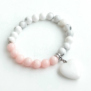 Marcipán szív - jáde, howlit ásványkarkötő jáde szív medállal - ékszer - karkötő - ásványkarkötő - Meska.hu