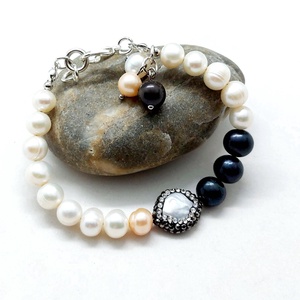 Gyöngyvarázs - igazgyöngyös ásványkarkötő - ékszer - karkötő - gyöngyös karkötő - Meska.hu