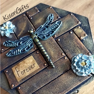 Szitakötős mixed-media ékszerdoboz, steampunk, választható felirattal -  - Meska.hu