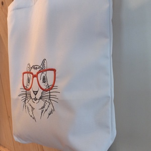 Hímzett vászontáska / mókus téglapiros szemüveggel - táska & tok - bevásárlás & shopper táska - shopper, textiltáska, szatyor - Meska.hu