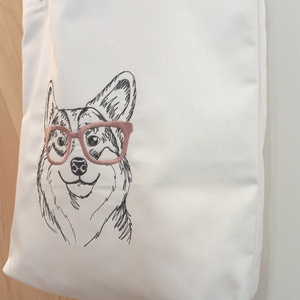 Hímzett vászontáska / szemüveges corgi kutya - táska & tok - bevásárlás & shopper táska - kenyeres zsák - Meska.hu Hímzett vászontáska / szemüveges corgi kutya - táska & tok - bevásárlás & shopper táska - kenyeres zsák - Meska.hu