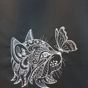 Hímzett vászontáska / pillangós cica hímzéssel - táska & tok - bevásárlás & shopper táska - shopper, textiltáska, szatyor - Meska.hu