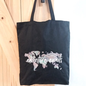 Hímzett vászontáska / Földtérképes hímzéssel, Táska & Tok, Bevásárlás & Shopper táska, Shopper, textiltáska, szatyor, Hímzés, Varrás, MESKA