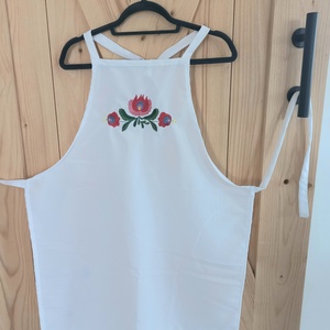Hímzett kötény-matyó fűzér /fekete - otthon & életmód - konyhafelszerelés, tálalás - konyhai textil - kötény - Meska.hu