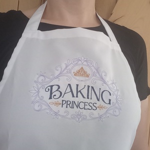 Hímzett kötény-Baking princess/fehér - Meska.hu