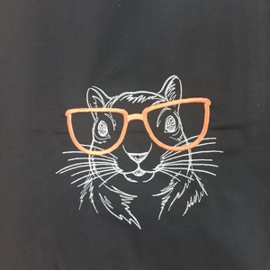 Hímzett fekete vászontáska / narancs szemüveges mókus  hímzéssel - táska & tok - bevásárlás & shopper táska - shopper, textiltáska, szatyor - Meska.hu