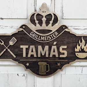Grillmester tábla névvel  egyedi, fából készült ajándék grillrajongóknak, Otthon & Életmód, Dekoráció, Fali és függő dekoráció, Falra akasztható dekor, Gravírozás, pirográfia, MESKA