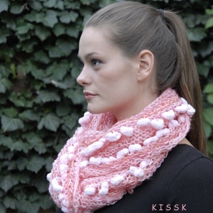 Romantikus, rózsaszín bogyós sál  -  - Meska.hu