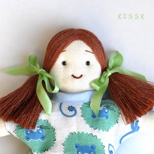 Bronzvörös hajú Kicsi Baba oroszlános ruhában -  - Meska.hu