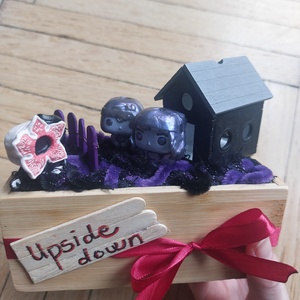 Stranger things asztaldísz - otthon & életmód - dekoráció - asztal és polc dekoráció - asztaldísz - Meska.hu