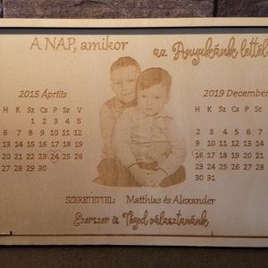 A nap, amikor az Anyukánk lettél tábla, Otthon & Életmód, Dekoráció, Kép & Falikép, Fából készült kép, Gravírozás, pirográfia, MESKA