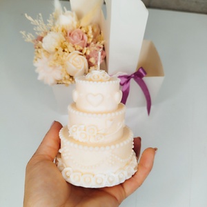 Virággyertya box, torta formájú gyertyával , Otthon & Életmód, Gyertya, illat, aroma, Gyertya, Gyertya-, mécseskészítés, MESKA