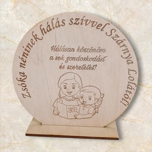 Pedagógus napra, ballagásra, Otthon & Életmód, Dekoráció, Dísztárgy, Famegmunkálás, Gravírozás, pirográfia, Talpas emlék nevelőknek.
Méret: 17x13,5cm, MESKA