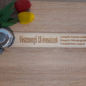 Vészcsengő 18 éves születésnapra, Otthon & Életmód, Dekoráció, Fali és függő dekoráció, Falra akasztható dekor, Famegmunkálás, Gravírozás, pirográfia, MESKA