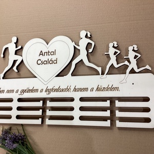 Futás (családi)Éremtartó Nagy 60 x 31 cm - otthon & életmód - dekoráció - fali és függő dekoráció - éremtartó - Meska.hu