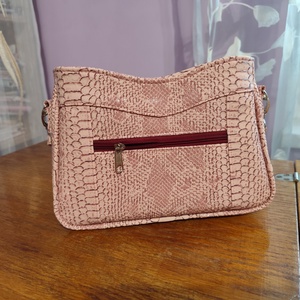 Rózsaszín oldaltáska  - táska & tok - kézitáska & válltáska - vállon átvethető táska - Meska.hu