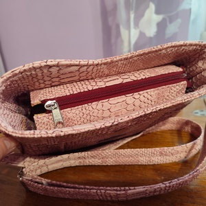 Rózsaszín oldaltáska  - táska & tok - kézitáska & válltáska - vállon átvethető táska - Meska.hu