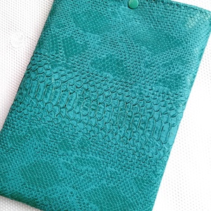 Kobra mintás textilbőr könyvtok, tablet vagy e-book tok, türkiz, elegáns - könyv & zene - könyvtok - Meska.hu