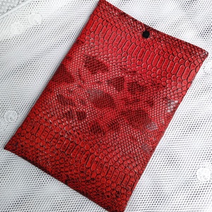 Kobra mintás textilbőr könyvtok, tablet vagy e-book tok, bordó - könyv & zene - könyvtok - Meska.hu Kobra mintás textilbőr könyvtok, tablet vagy e-book tok, bordó - könyv & zene - könyvtok - Meska.hu