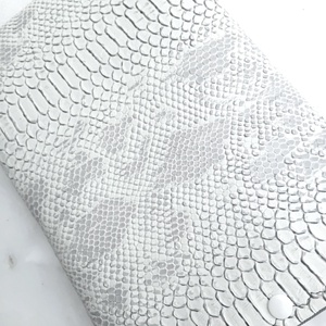 Kobra mintás textilbőr könyvtok, tablet vagy e-book tok, fehér-szürke, elegáns - könyv & zene - könyvtok - Meska.hu