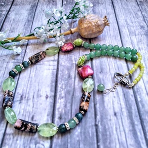Jade, aventurin, rodonit, prehnite ásványgyöngyös nyaklánc -  - Meska.hu