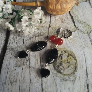 Vörös és fekete, Stendhal fülbevaló, üveg és jade ásvány gyöngyökkel, Ékszer, Fülbevaló, Lógó fülbevaló, Ékszerkészítés, Gyöngyfűzés, gyöngyhímzés, Meska
