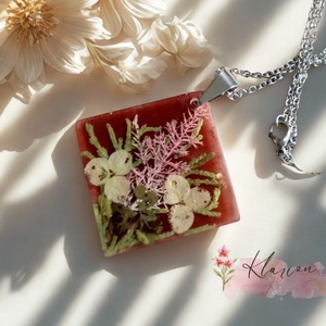Örök tavasz, nemesacél nyaklánc virágos gyanta medállal, hortenziával, levelekkel - Meska.hu