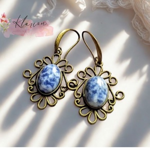 Szodalit mesterkristály ásvány fülbevaló, Ékszer, Fülbevaló, Lógó fülbevaló, Ékszerkészítés, Gyöngyfűzés, gyöngyhímzés, MESKA