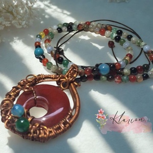 Achát ásvány fánk rézszövött keretben, csúszókötéses nyaklácon achát és sungit ásványgyöngyökkel - ékszer - nyaklánc - medálos nyaklánc - Meska.hu