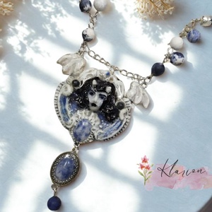 Maive medál szodalit ásvánnyal, Ékszer, Nyaklánc, Medálos nyaklánc, Ékszerkészítés, Gyöngyfűzés, gyöngyhímzés, MESKA
