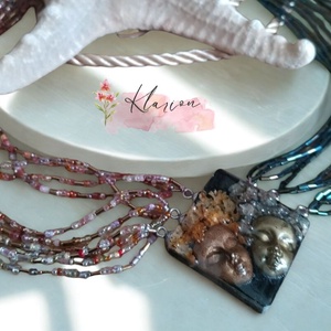 Virágtündérek szalma és kásagyöngy nyaklánc gyanta medállal, szárított virágokkal, Ékszer, Nyaklánc, Medálos nyaklánc, Gyöngyfűzés, gyöngyhímzés, Mindenmás, MESKA