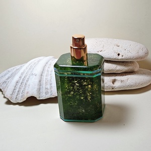Luxus parfümtartó izlandi zuzmóval, arany szinű pupás adagolóval - otthon & életmód - fürdőszoba - parfümösüveg - Meska.hu