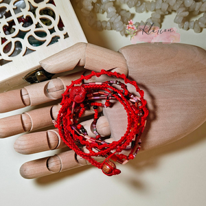 Piroska  kertje koi ponttyal, három soros gyöngy és makramé karkötő - Meska.hu