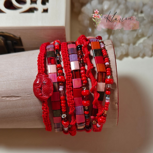 Piroska  kertje koi ponttyal, három soros gyöngy és makramé karkötő - ékszer - karkötő - gyöngyös karkötő - Meska.hu