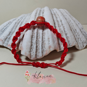 Piros védelmező makramé kabbala karkötő - ékszer - karkötő - fonott karkötő - Meska.hu