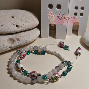 Női energia, holdkő, porcelán és üveggyöngy karkötő - ékszer - karkötő - gyöngyös karkötő - Meska.hu