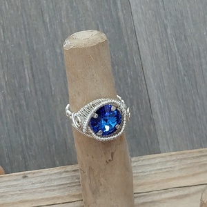 Gyűrű sötétkék swarovskival - ékszer - gyűrű - kerek gyűrű - Meska.hu