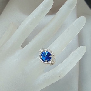 Gyűrű sötétkék swarovskival - ékszer - gyűrű - kerek gyűrű - Meska.hu