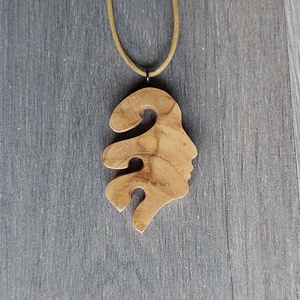 Olajfából kézzel faragott arc nyaklánc - ékszer - nyaklánc - medálos nyaklánc - Meska.hu