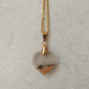 Olajfa és műgyanta medál , Ékszer, Nyaklánc, Medálos nyaklánc, Ékszerkészítés, MESKA