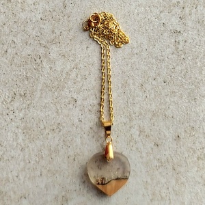 Olajfa és műgyanta medál  - ékszer - nyaklánc - medálos nyaklánc - Meska.hu