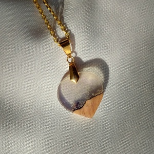 Olajfa és műgyanta medál  - ékszer - nyaklánc - medálos nyaklánc - Meska.hu