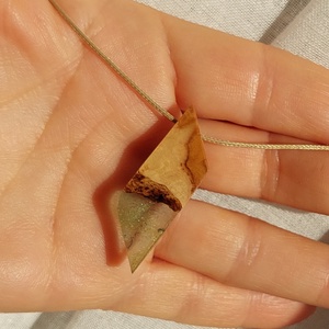 Rombusz alakú olajfa medál, Ékszer, Nyaklánc, Medálos nyaklánc, Ékszerkészítés, MESKA