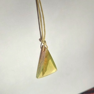 Világos zöld műgyanta és olajfa nyaklánc - ékszer - nyaklánc - medálos nyaklánc - Meska.hu