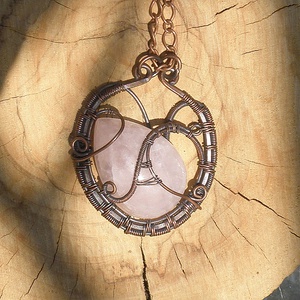 Vörösréz drótékszer rózsakvarc ásványkabosonnal - ékszer - nyaklánc - medálos nyaklánc - Meska.hu