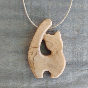 Olajfából faragott macska  - ékszer - nyaklánc - medálos nyaklánc - Meska.hu