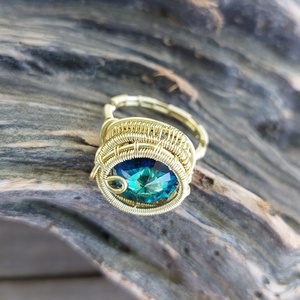 Alkalmi arany színű gyűrű swarovski kristállyal - ékszer - gyűrű - statement gyűrű - Meska.hu