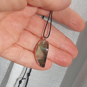 Olajfa és műgyanta nyaklánc  - ékszer - nyaklánc - medálos nyaklánc - Meska.hu