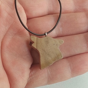 Kutya nyaklánc fából - gyerekeknek - ékszer - nyaklánc - medálos nyaklánc - Meska.hu