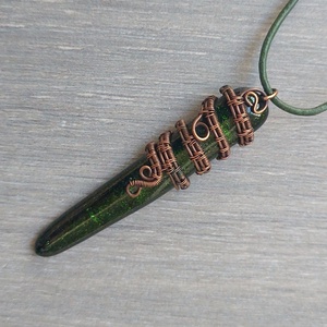 Nyaklánc vörösréz drótból és olvasztott üvegből - ékszer - nyaklánc - medálos nyaklánc - Meska.hu